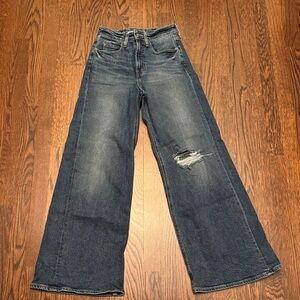 🎈🎈 OLD NAVY Women's Blue Distressed Jeans